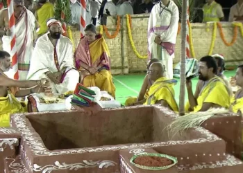 నాగార్జునసాగర్లో ఘనంగా వరుణయాగం.. పూర్ణాహుతికి సీఎం రేవంత్రెడ్డి 14 నాగార్జునసాగర్లో ఘనంగా వరుణయాగం.. పూర్ణాహుతికి సీఎం రేవంత్రెడ్డి