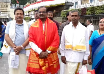 శ్రీవారి పాదాల చెంత జీఎస్‌ఎల్‌వీ-ఎఫ్‌17 నమూనా రాకెట్