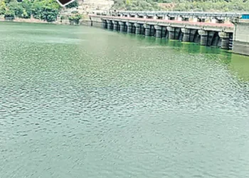 కృష్ణా పరీవాహకంలో కరువు ఛాయలు.. జలాశయాల్లో నీటి కొరత