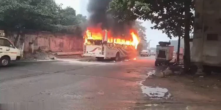 వాల్తేరు డిపో వద్ద ఆర్టీసీ బస్సు దగ్ధం
