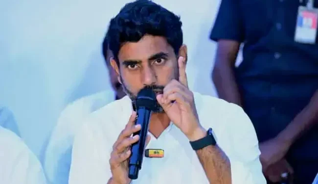 టీచర్ల జోలికొస్తే వదిలేది లేదు.. జగన్కు లోకేశ్ హెచ్చరిక 1 టీచర్ల జోలికొస్తే వదిలేది లేదు.. జగన్కు లోకేశ్ హెచ్చరిక