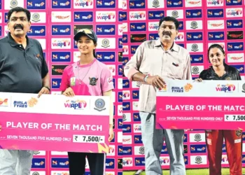 డబ్ల్యూఏపీఎల్ ఫైనల్కు రాయలసీమ, గోదావరి 3 డబ్ల్యూఏపీఎల్ ఫైనల్కు రాయలసీమ, గోదావరి