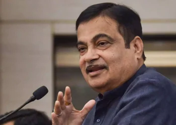 ముంబయి-గోవా హైవే పనులపై గడ్కరీ తీవ్ర ఆగ్రహం 2 ముంబయి-గోవా హైవే పనులపై గడ్కరీ తీవ్ర ఆగ్రహం