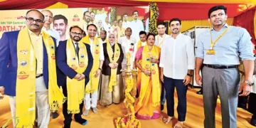 ఏపీలో పెట్టుబడులకు ఇదే సరైన సమయం.. ప్రవాసాంధ్రులే బ్రాండ్ అంబాసిడర్లు: లోకేశ్ 10 ఏపీలో పెట్టుబడులకు ఇదే సరైన సమయం.. ప్రవాసాంధ్రులే బ్రాండ్ అంబాసిడర్లు: లోకేశ్