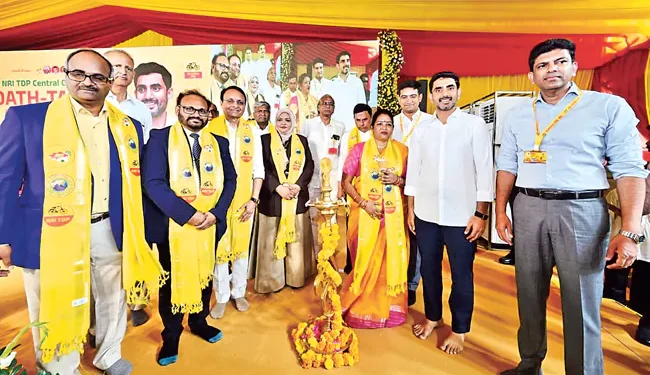 ఏపీలో పెట్టుబడులకు ఇదే సరైన సమయం.. ప్రవాసాంధ్రులే బ్రాండ్ అంబాసిడర్లు: లోకేశ్ 1 ఏపీలో పెట్టుబడులకు ఇదే సరైన సమయం.. ప్రవాసాంధ్రులే బ్రాండ్ అంబాసిడర్లు: లోకేశ్