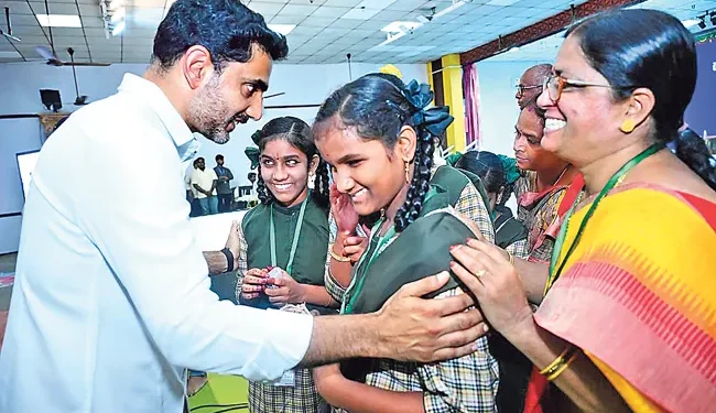 చిన్న సమస్యలకే కుంగిపోవద్దు.. ఎదురొడ్డి పోరాడాలి 1 చిన్న సమస్యలకే కుంగిపోవద్దు.. ఎదురొడ్డి పోరాడాలి