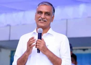 ప్రజా సమస్యలపై గొంతెత్తినందుకే మమ్మల్ని సస్పెండ్ చేశారు: హరీశ్రావు 14 ప్రజా సమస్యలపై గొంతెత్తినందుకే మమ్మల్ని సస్పెండ్ చేశారు: హరీశ్రావు