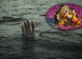 వినాయక నిమజ్జనంలో విషాదం.. ఆరుగురు విద్యార్థులు మృతి
