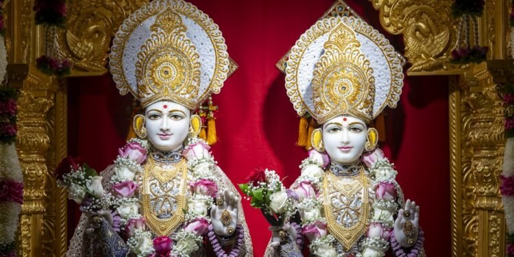 ఆరు దశాబ్దాలుగా కొనసాగిన సంప్రదాయానికి ముగింపు.. జన్మాష్టమి కమిటీ పునర్వ్యవస్థీకరణ 1 ఆరు దశాబ్దాలుగా కొనసాగిన సంప్రదాయానికి ముగింపు.. జన్మాష్టమి కమిటీ పునర్వ్యవస్థీకరణ