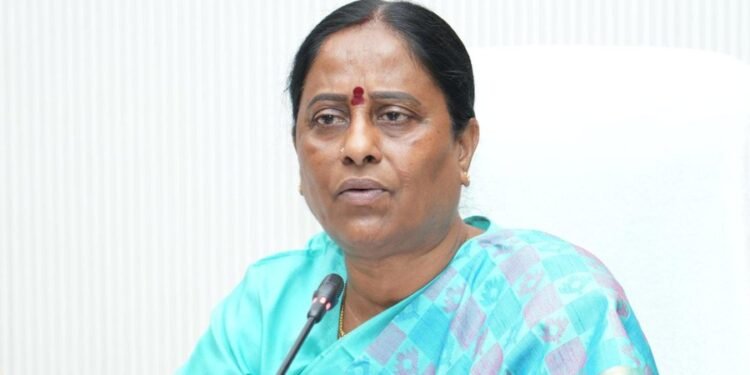 సురేఖపై అధిష్ఠానం కొరడా!
