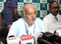 జముయిలో బాలికపై వేధింపులు.. మంత్రి వ్యాఖ్యలతో ముదిరిన రాజకీయ దుమారం 11 జముయిలో బాలికపై వేధింపులు.. మంత్రి వ్యాఖ్యలతో ముదిరిన రాజకీయ దుమారం