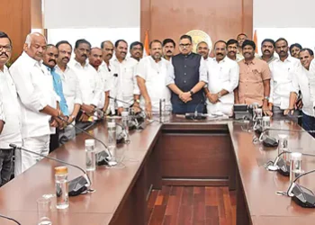 పీఆర్సీ నివేదికపై సీఎస్ కీలక ఆదేశాలు.. త్వరగా సమర్పించాలని లేఖ 2 పీఆర్సీ నివేదికపై సీఎస్ కీలక ఆదేశాలు.. త్వరగా సమర్పించాలని లేఖ