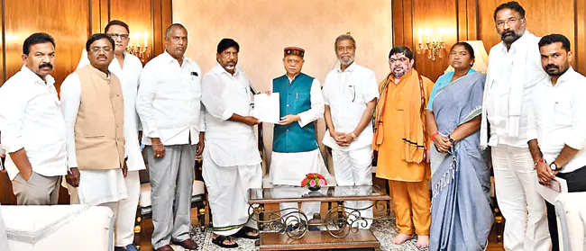 నాజీ సిద్ధాంతాలను అనుసరిస్తున్న భారాస: కాంగ్రెస్ మంత్రులు 1 నాజీ సిద్ధాంతాలను అనుసరిస్తున్న భారాస: కాంగ్రెస్ మంత్రులు