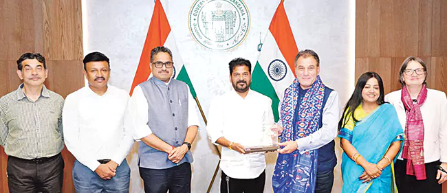 డిసెంబరు నుంచి హైదరాబాద్లో ‘హార్వర్డ్’ ఎగ్జిక్యూటివ్ కోర్సులు 1 డిసెంబరు నుంచి హైదరాబాద్లో ‘హార్వర్డ్’ ఎగ్జిక్యూటివ్ కోర్సులు