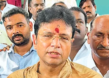 సింగరేణి స్థలాల్లో నివాసం ఉంటున్నవారికి పట్టాలు: శ్రీధర్బాబు 14 సింగరేణి స్థలాల్లో నివాసం ఉంటున్నవారికి పట్టాలు: శ్రీధర్బాబు