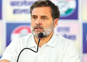 విద్యార్థినులకు సరిపడా హాస్టళ్లు ఎందుకు లేవు?: రాహుల్ 2 విద్యార్థినులకు సరిపడా హాస్టళ్లు ఎందుకు లేవు?: రాహుల్