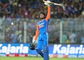 దుమ్మురేపిన తిలక్‌.. దులీప్‌ ట్రోఫీ సెమీస్‌లో సెంచరీ