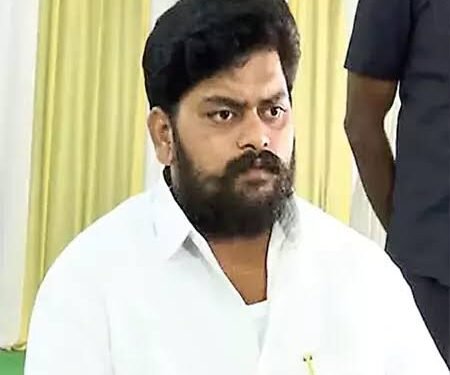 వివేకా హత్య కేసులో రూ.40 కోట్ల డీల్‌.. దస్తగిరిని ప్రశ్నిస్తున్న ఈడీ