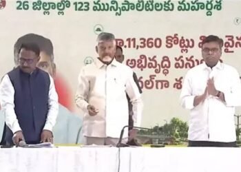 ఏపీలో రూ.11,359 కోట్ల అభివృద్ధి పనులకు శ్రీకారం.. సీఎం చంద్రబాబు 2 ఏపీలో రూ.11,359 కోట్ల అభివృద్ధి పనులకు శ్రీకారం.. సీఎం చంద్రబాబు