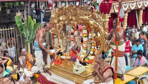 కల్పవృక్ష వాహనంపై గోవుల గోపన్న అలంకారంలో శ్రీమలయప్ప 1 కల్పవృక్ష వాహనంపై గోవుల గోపన్న అలంకారంలో శ్రీమలయప్ప