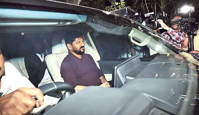 సురేఖ, చిన్నారెడ్డి వ్యవహారంపై అధిష్ఠానంతో రేవంత్ చర్చలు 1 సురేఖ, చిన్నారెడ్డి వ్యవహారంపై అధిష్ఠానంతో రేవంత్ చర్చలు
