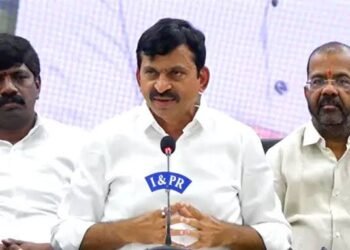 కేటీఆర్‌ హద్దు మీరి మాట్లాడితే ప్రజలు క్షమించరు: పొంగులేటి