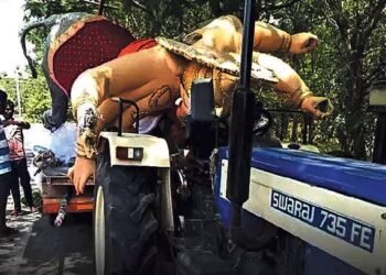 గణేశ్‌ విగ్రహం తరలిస్తుండగా విషాదం.. డ్రైవర్‌ మృతి