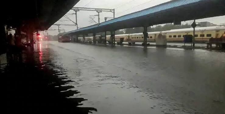 చివరి రైలు కోసం నిరీక్షణ 1 చివరి రైలు కోసం నిరీక్షణ