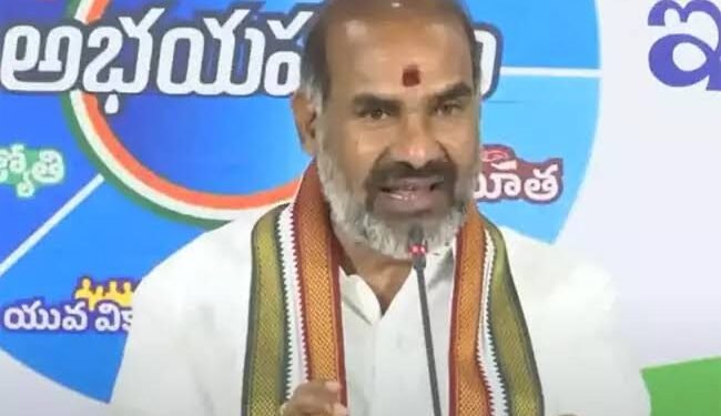 సభా సమయాన్ని వృథా చేస్తున్నారు.. ఆ రెండు పార్టీలపై ఆది శ్రీనివాస్ ఫైర్ 1 సభా సమయాన్ని వృథా చేస్తున్నారు.. ఆ రెండు పార్టీలపై ఆది శ్రీనివాస్ ఫైర్