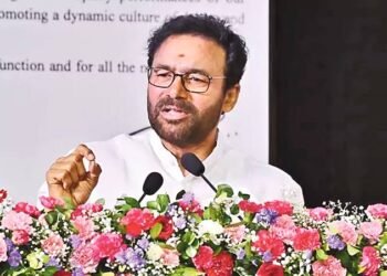 చట్టసభల్లో ప్రజాప్రతినిధులు హుందాగా వ్యవహరించాలి: కిషన్రెడ్డి 16 చట్టసభల్లో ప్రజాప్రతినిధులు హుందాగా వ్యవహరించాలి: కిషన్రెడ్డి
