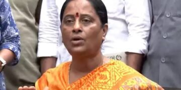 హైకమాండ్‌ను రేవంత్‌ బ్లాక్‌మెయిల్‌ చేశారు: కొండా సురేఖ