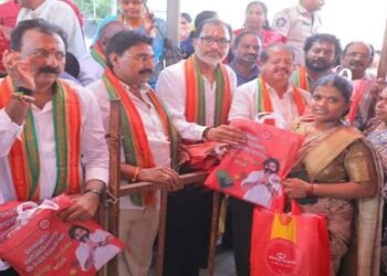 పిఠాపురంలో మహిళలకు పవన్‌ కల్యాణ్‌ శ్రావణ కానుక
