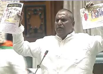 ఎస్సీల ఆత్మగౌరవాన్ని దెబ్బతీస్తారా?: మంత్రి అడ్లూరి 2 ఎస్సీల ఆత్మగౌరవాన్ని దెబ్బతీస్తారా?: మంత్రి అడ్లూరి