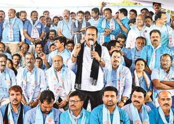 ఉద్యోగులకు గ్రాట్యుటీ తప్ప సర్కారు ఇచ్చేదేముంది?