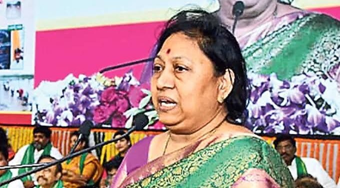 చంద్రబాబు రుణం ఎప్పటికీ తీర్చుకోలేం: పూల సుబ్బయ్య కుమార్తె 1 చంద్రబాబు రుణం ఎప్పటికీ తీర్చుకోలేం: పూల సుబ్బయ్య కుమార్తె