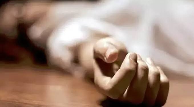 వేధింపులు భరించలేక కుమారుడిని చంపిన తల్లి.. ఏడుగురు అరెస్ట్ 1 వేధింపులు భరించలేక కుమారుడిని చంపిన తల్లి.. ఏడుగురు అరెస్ట్