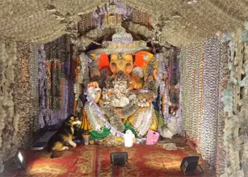 రూ.4.50 కోట్ల కరెన్సీ నోట్లతో గణేశుడికి అలంకరణ.. నందిగామలో ప్రత్యేక ఆకర్షణ 3 రూ.4.50 కోట్ల కరెన్సీ నోట్లతో గణేశుడికి అలంకరణ.. నందిగామలో ప్రత్యేక ఆకర్షణ