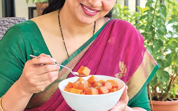 మహిళల ఆరోగ్యానికి మేలు చేసే ఈ పండ్లు.. రోజూ తింటే ఎన్నో ప్రయోజనాలు!